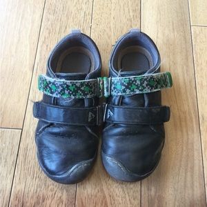 PLAE shoes, boys 11, black Minecraft pattern